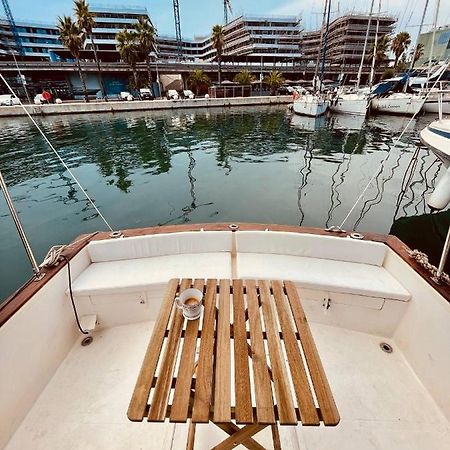 Stylish 80'S Fishing Boat Sant Adria de Besos Exterior foto