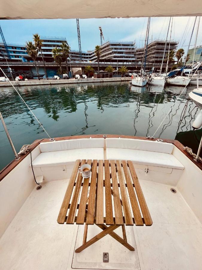 Stylish 80'S Fishing Boat Sant Adria de Besos Exterior foto