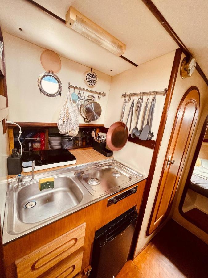 Stylish 80'S Fishing Boat Sant Adria de Besos Exterior foto