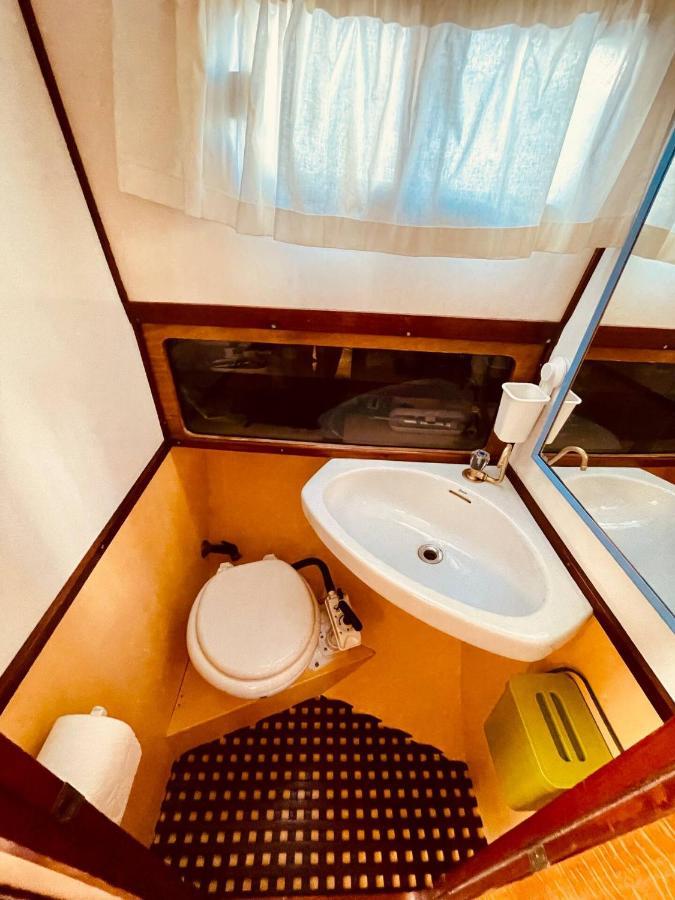 Stylish 80'S Fishing Boat Sant Adria de Besos Exterior foto
